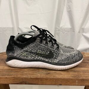 LIKE NEW!! Nike women’s Flyknit free run 2018 - women’s size 10